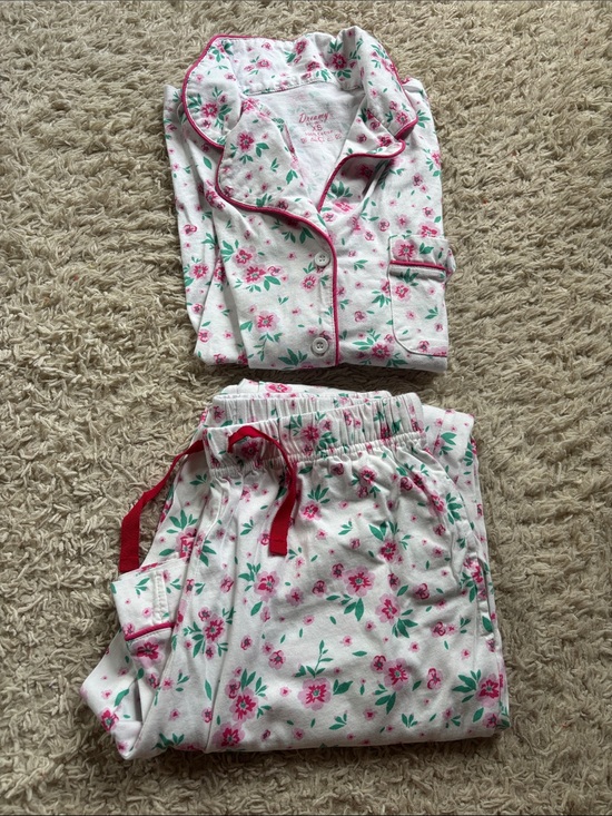 Dreamy by Lubot Other - Girls and  Woman’s  Floral White and Pink Pajama Set with Green Accents